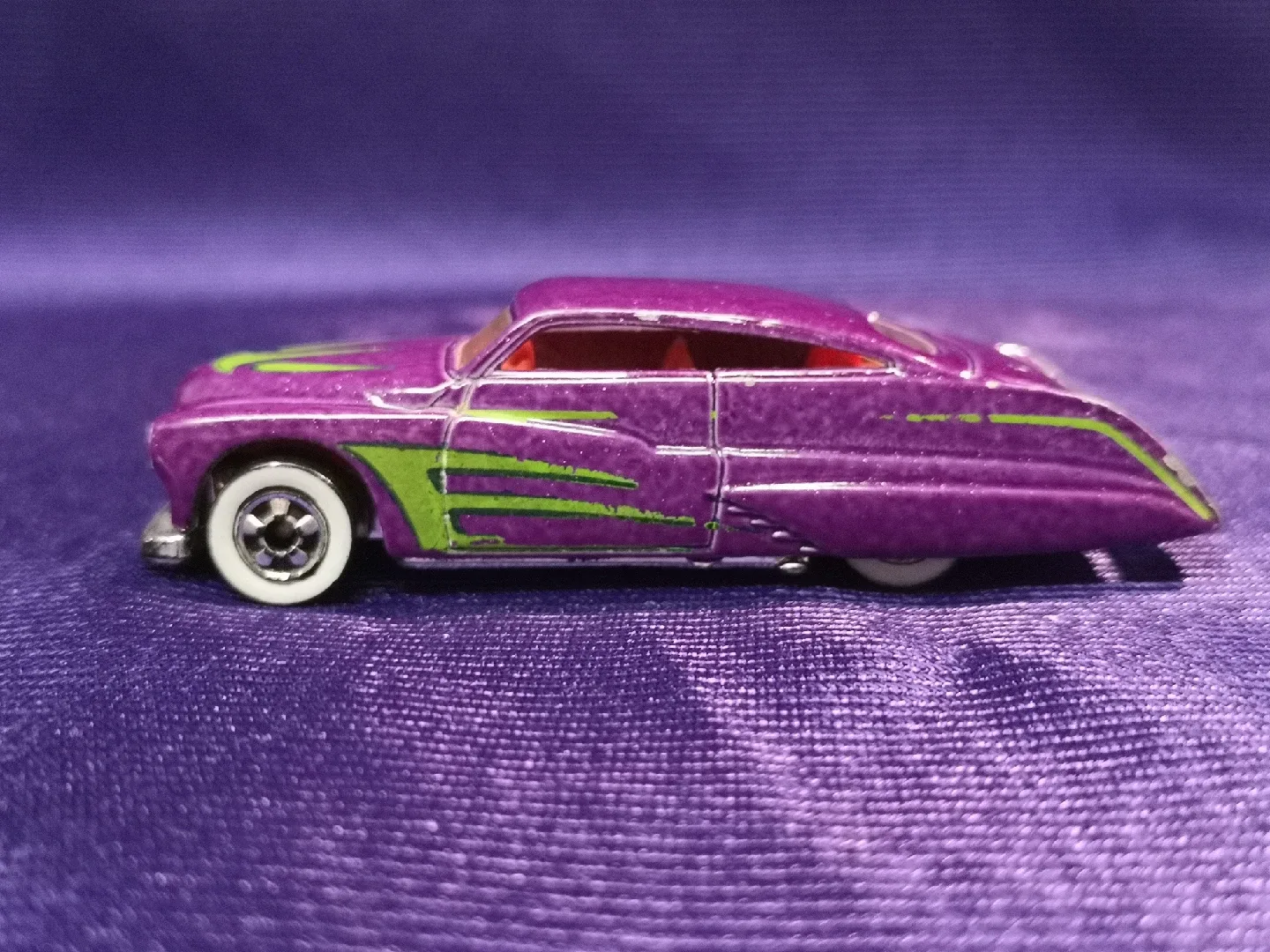 1989 Original Purple Passion ~ Hot Wheels ~ Mattel Inc. image indicator(4)
