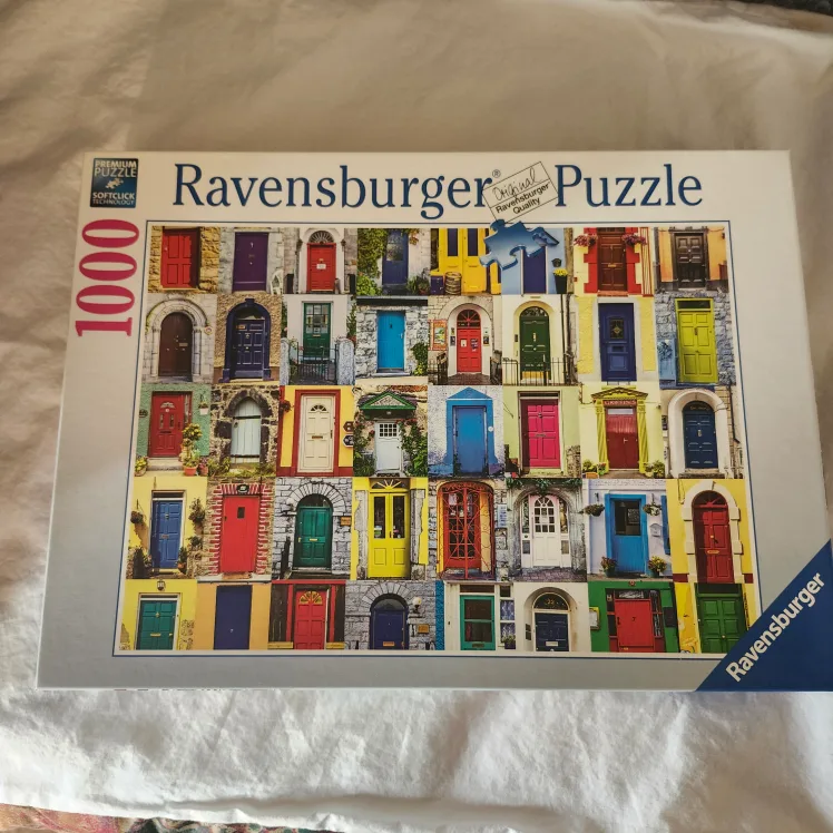 Lot of 8 puzzles - 500 - 1000 pieces thumbnail