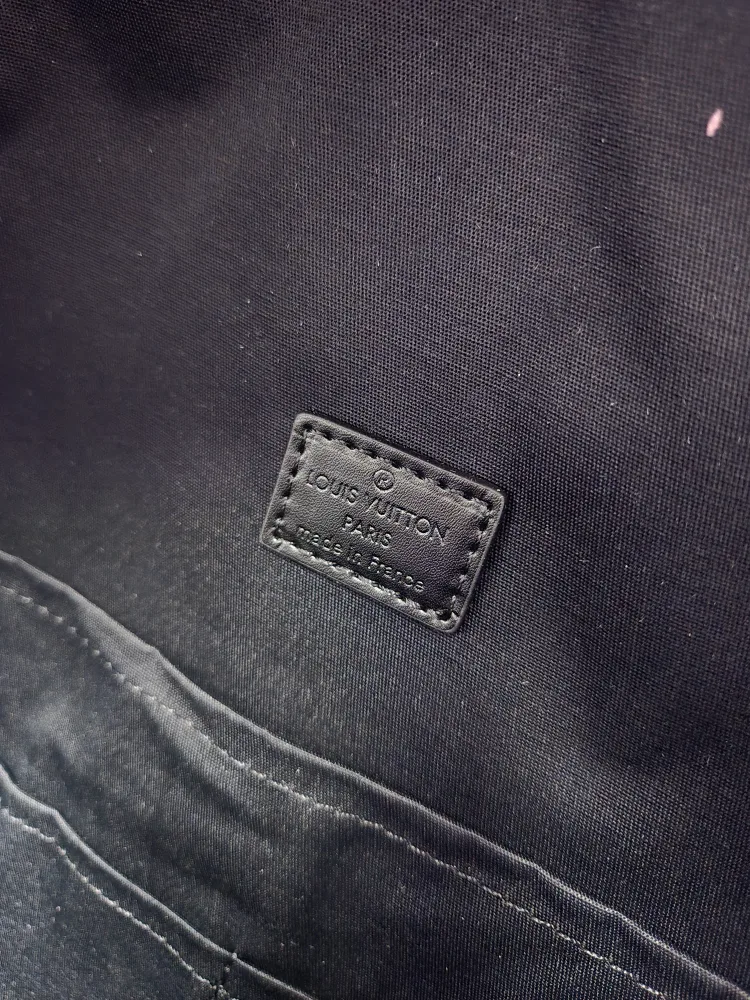 LV backpack image indicator(8)