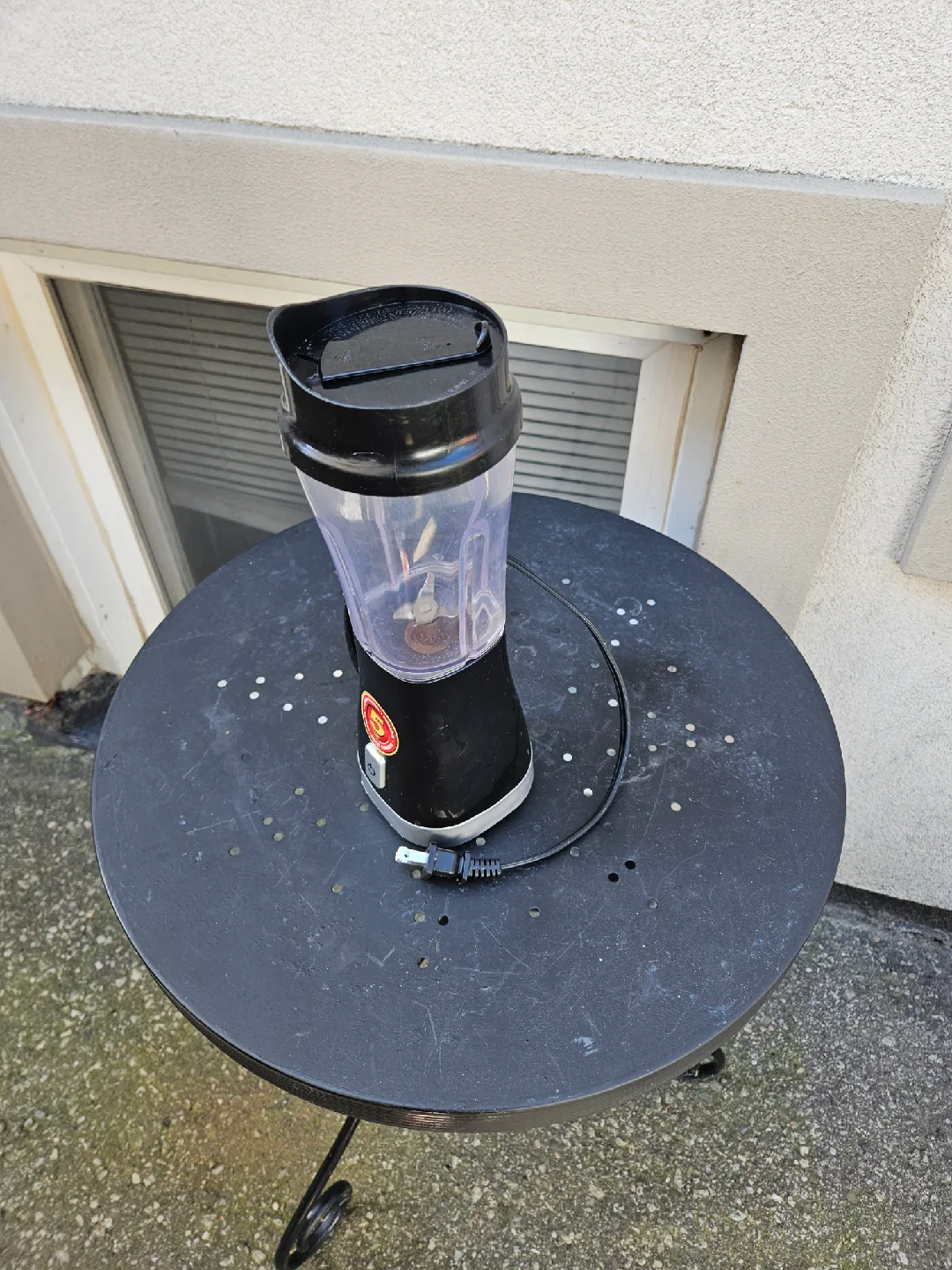 Black Personal Blender image indicator(2)