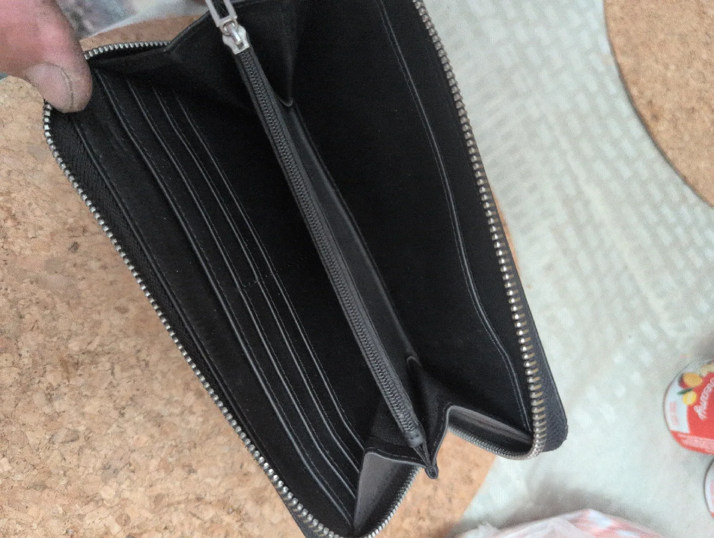 Guess Black Wallet image indicator(3)