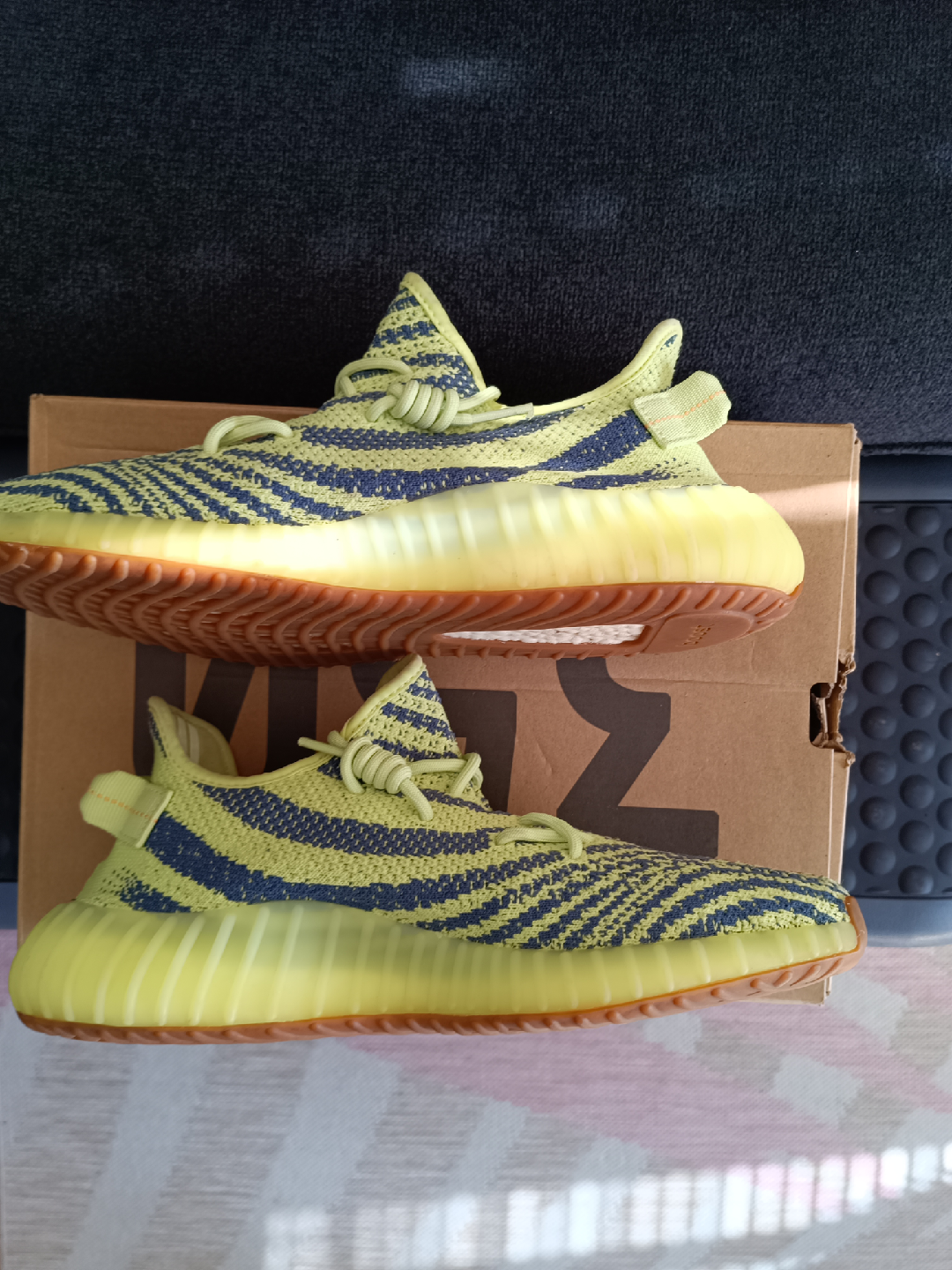 Adidas Yeezy Boost 350 V2 'Hyperspace' Size 11.5 - photo 4