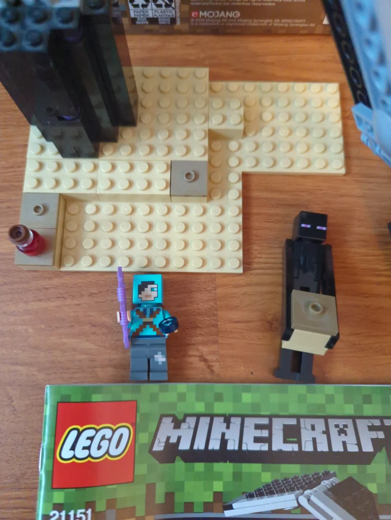 LEGO Minecraft The End Battle 21151 image indicator(2)