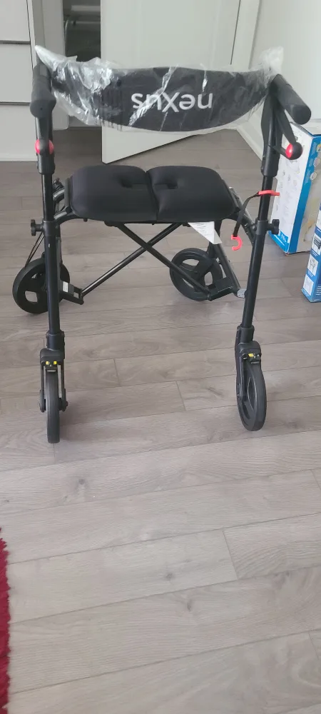 Nexus Walker with Seat - Black image indicator(4)