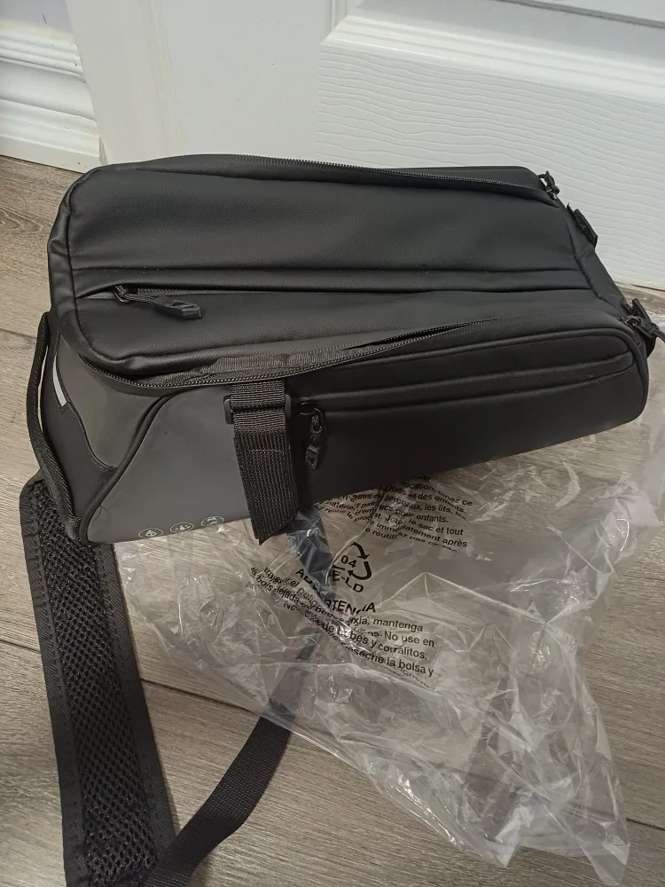 8L Motorcycle Tail Bag - Black image indicator(10)