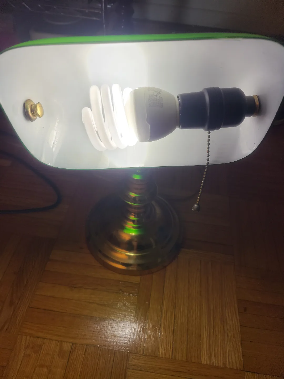 Free READ Ad.Banker's Lamp - Green Glass & Brass Finish image indicator(4)