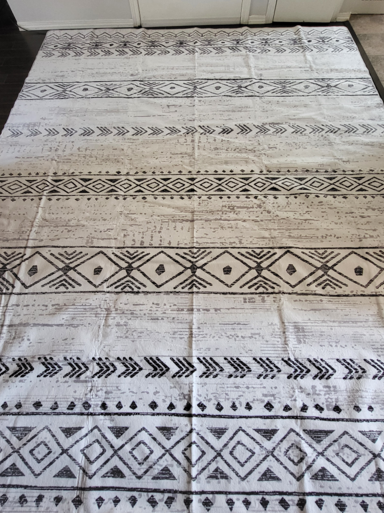 8ft X 10ft Area rug (Brand new) - photo 3