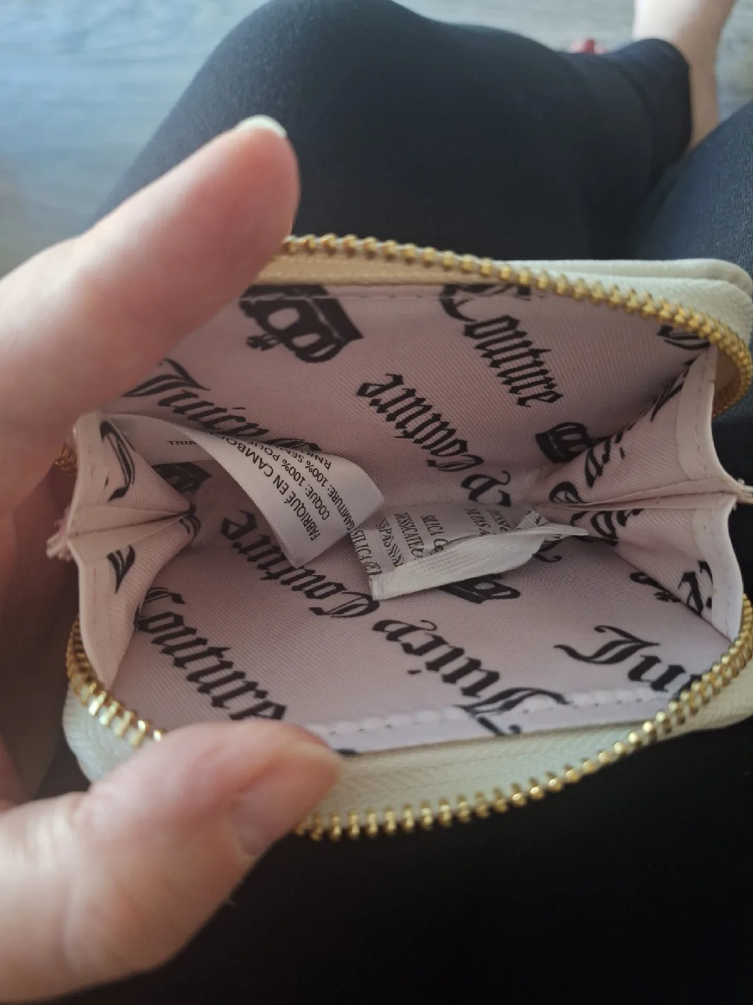 BNWT Juicy Couture Square Zip Card Case Wallet image indicator(4)