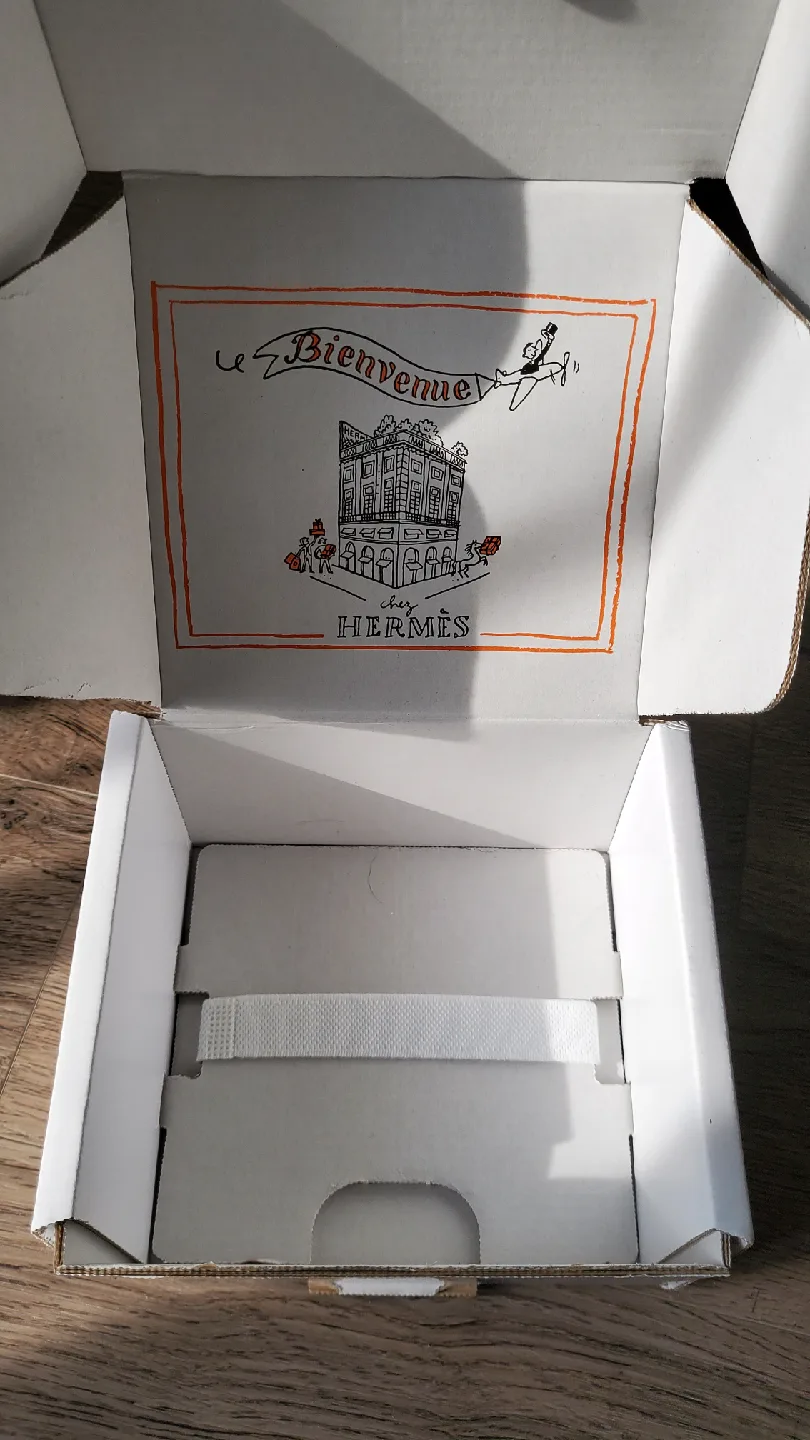 Hermès Empty Paper Box image indicator(3)