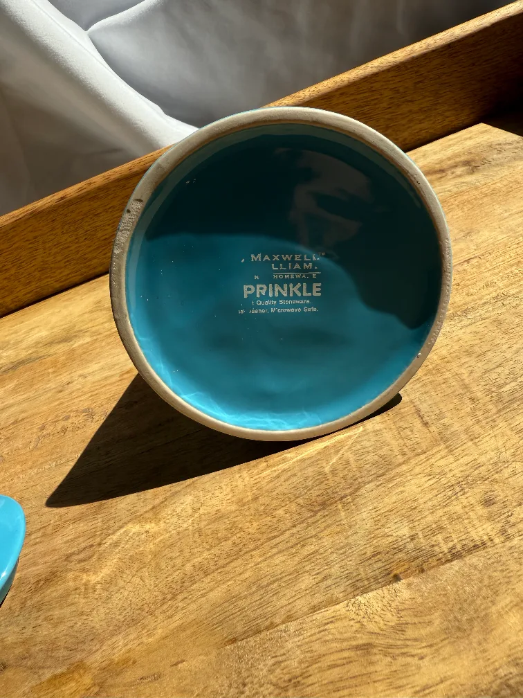 Maxwell & Williams Sprinkle Teapot & Sugar Bowl image indicator(3)