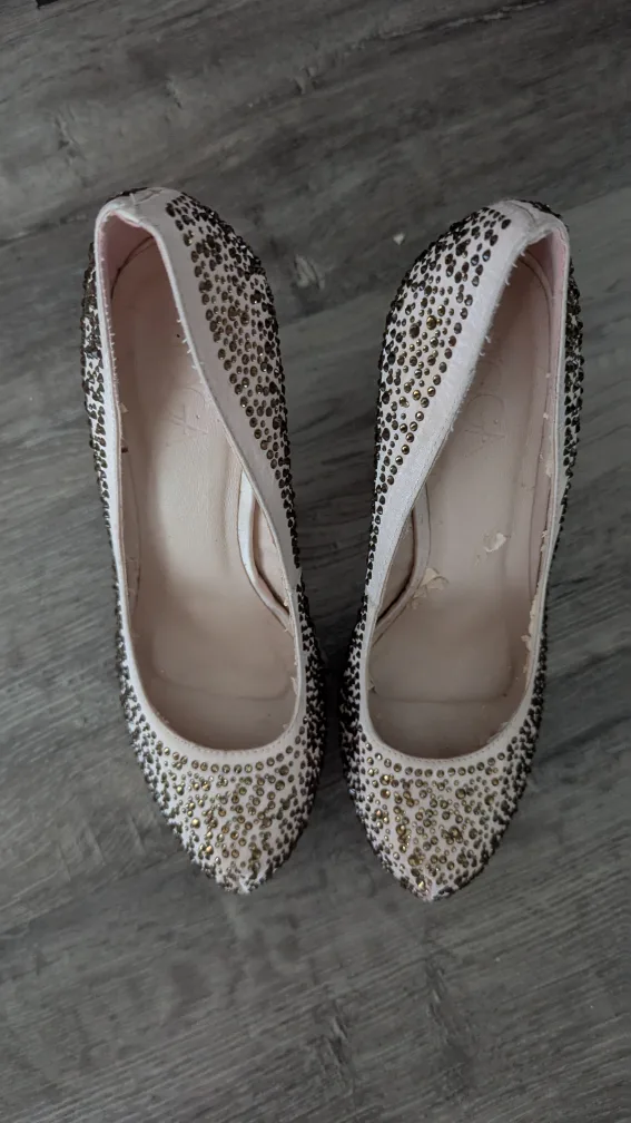 Stone Studded Heels Size 39 thumbnail