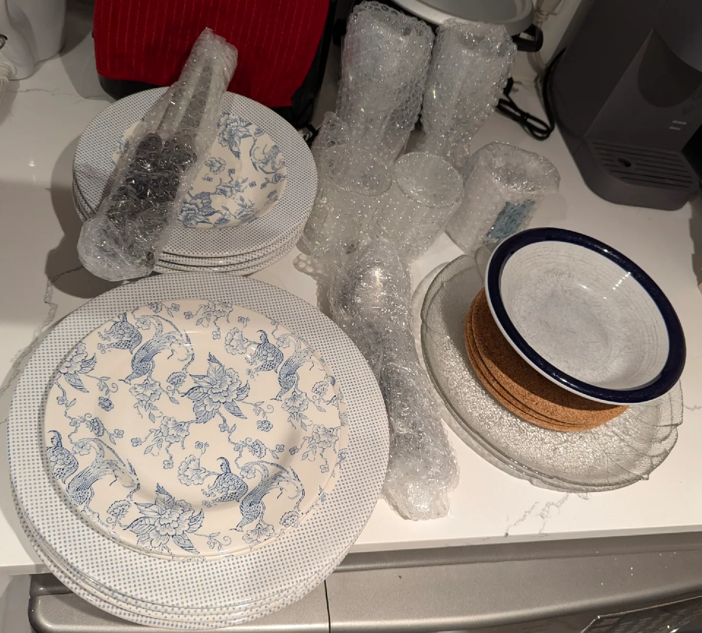 Crosley Dishes Set, Floral Pattern image indicator(2)