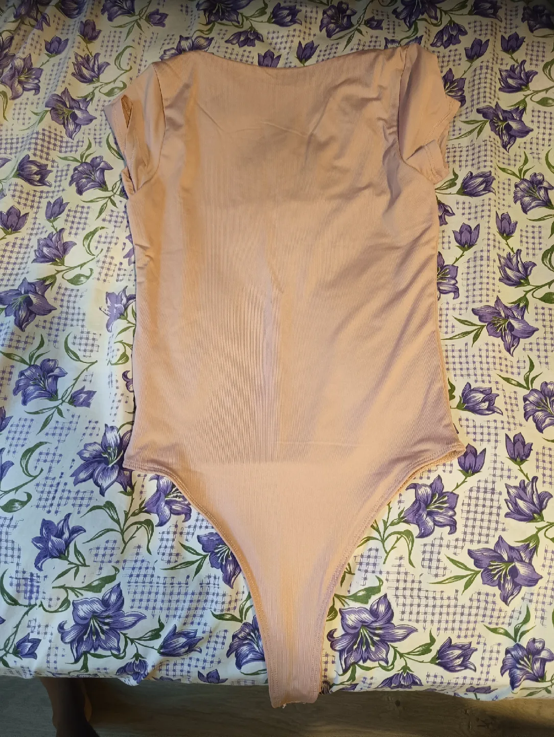 SKIMS Contour Bodysuit Size Small image indicator(4)