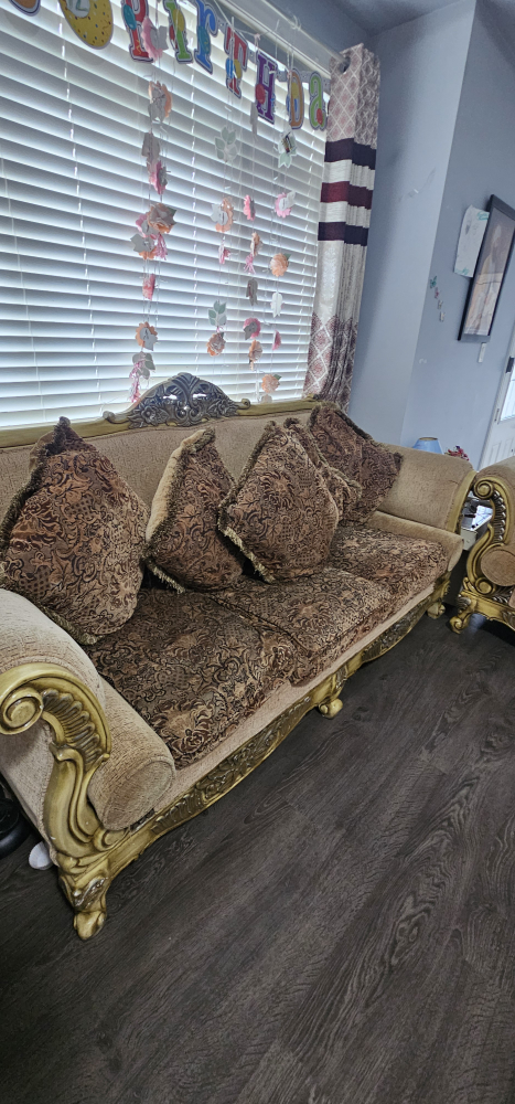 Ornate Sofa Set - Loveseat & Armchairs - photo 3