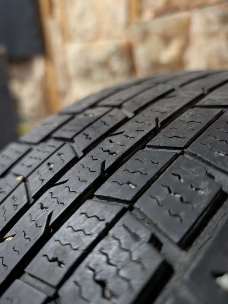 (1)-205/55R16 Winda IS66 Winter Tire image indicator(4)