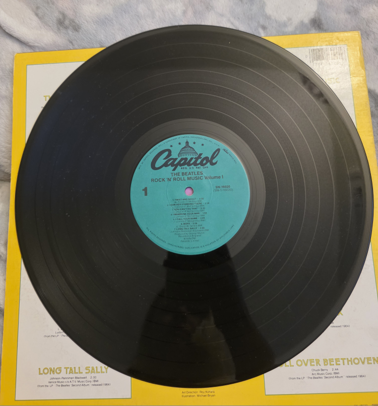 The Beatles Rock 'n' Roll Music Volume 1 Vinyl Record 1976 - photo 3