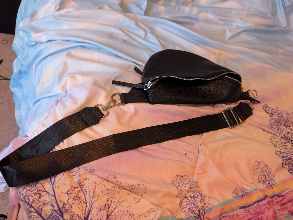 Tracker Black Faux Leather Belt Bag - photo 4