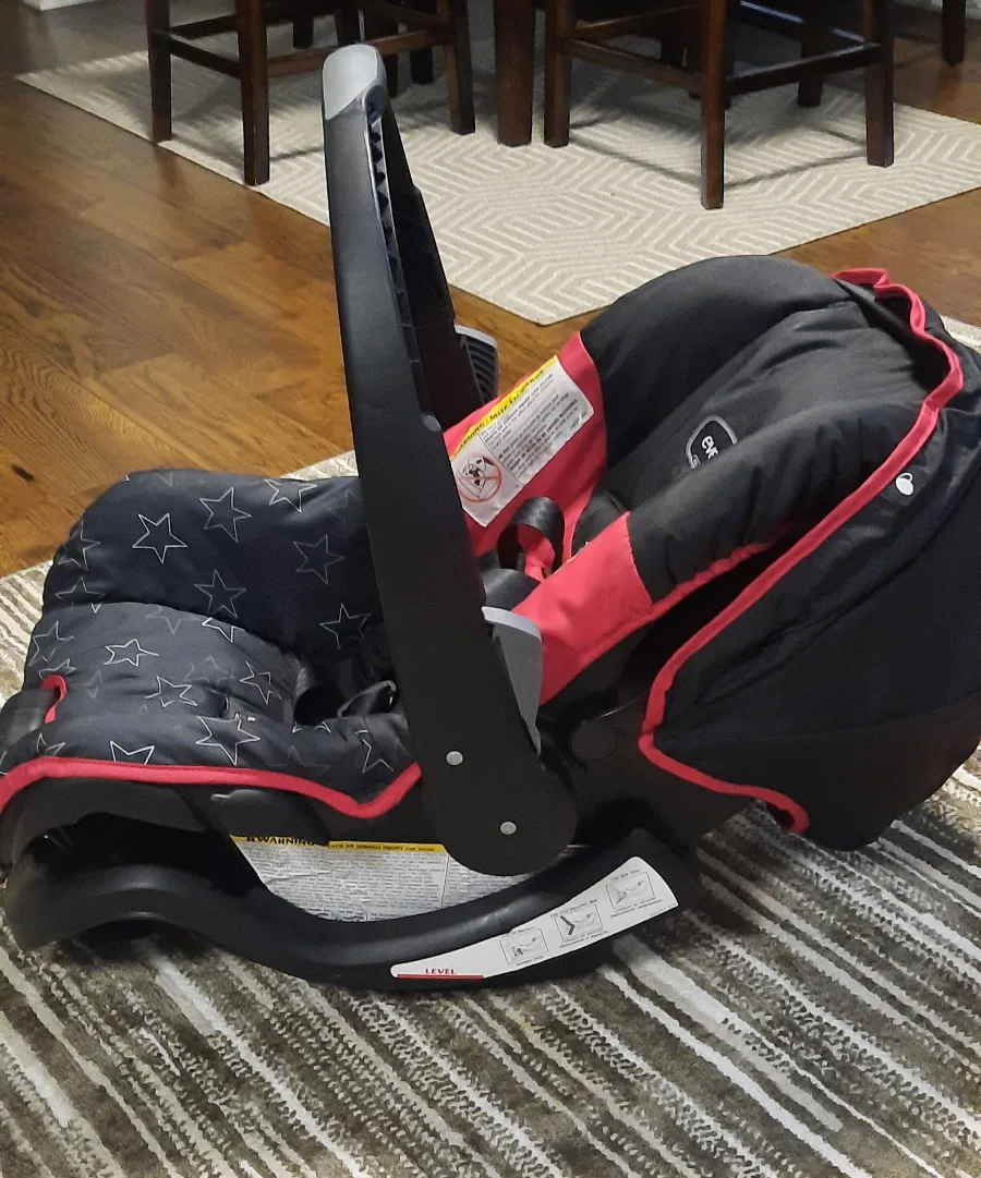 Evenflo Infant Car Seat - Black & Red image indicator(3)