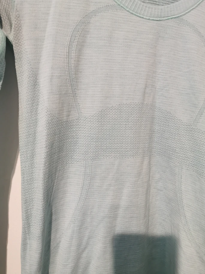 Lululemon small top - photo 5