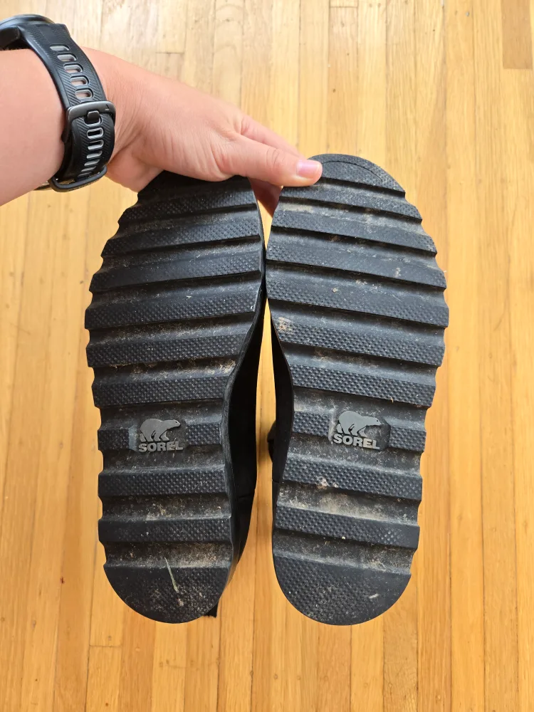 Womens Sorel Ainsley Chelsea Winter Leather Elastic Ankle Boots image indicator(3)