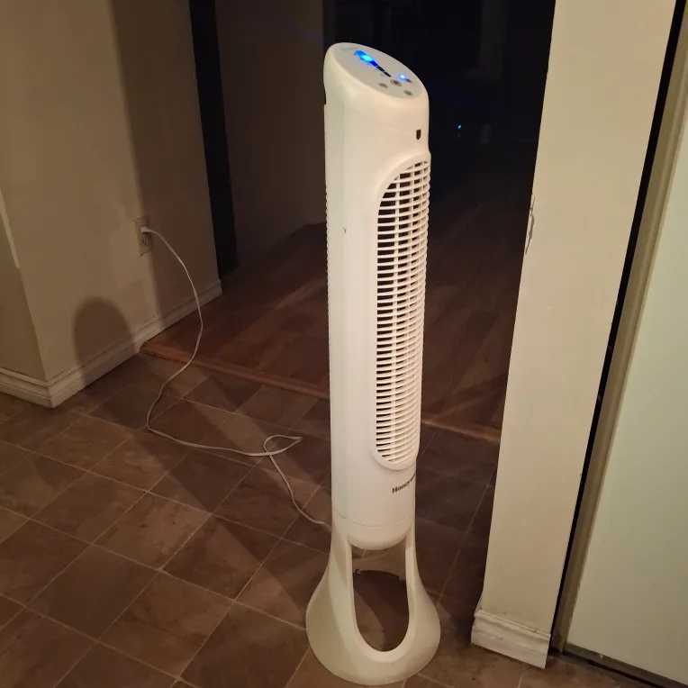 Honeywell QuietSet Tower Fan thumbnail