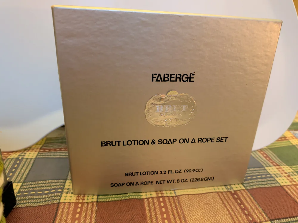 Fabergé Brut Lotion & Soap on a Rope Set image indicator(2)