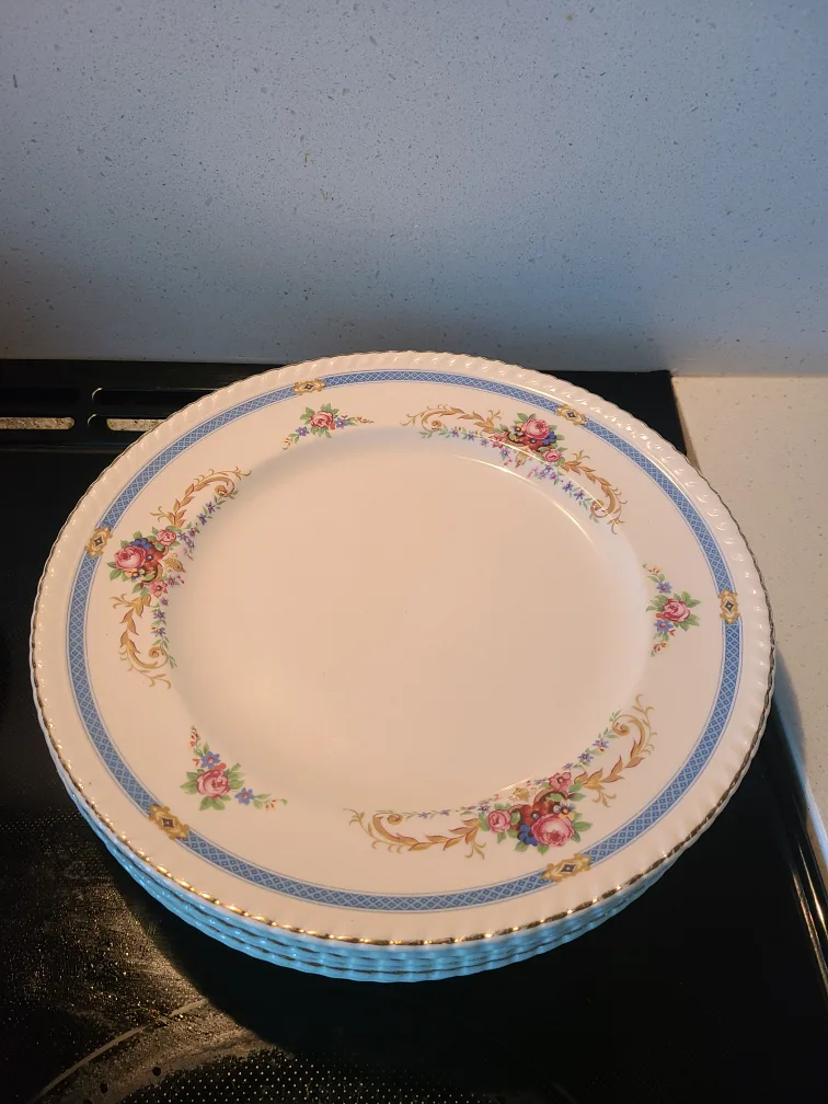 Johnson Bros England Floral Dinner Plates image indicator(2)