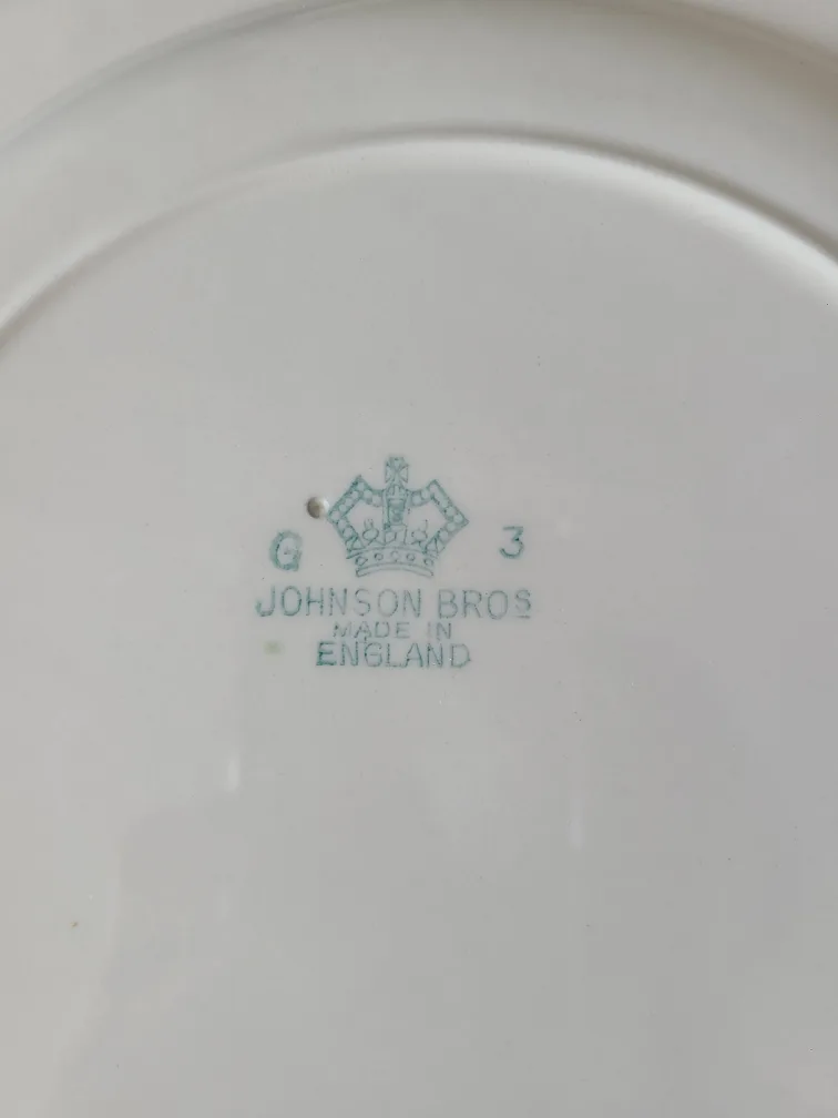 Johnson Bros England Floral Dinner Plates image indicator(4)
