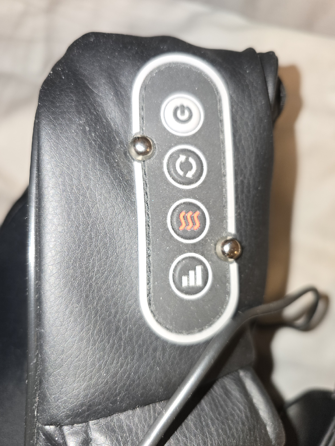 Neck and Shoulder Massager with Heat - photo 2