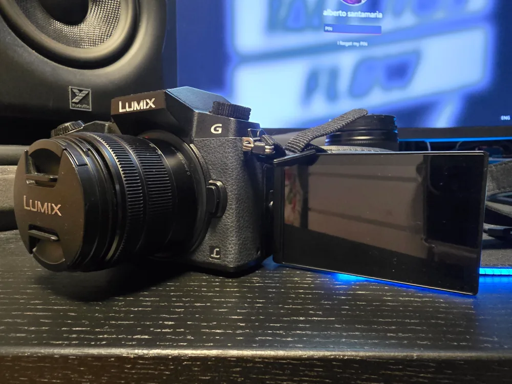 Lumix G Camera with 45-150mm Lens and 14-42 Lens image indicator(2)