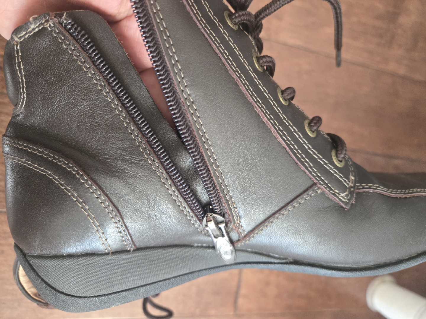 Couber.G Brown Leather Ankle Boots - Size 8 - photo 4
