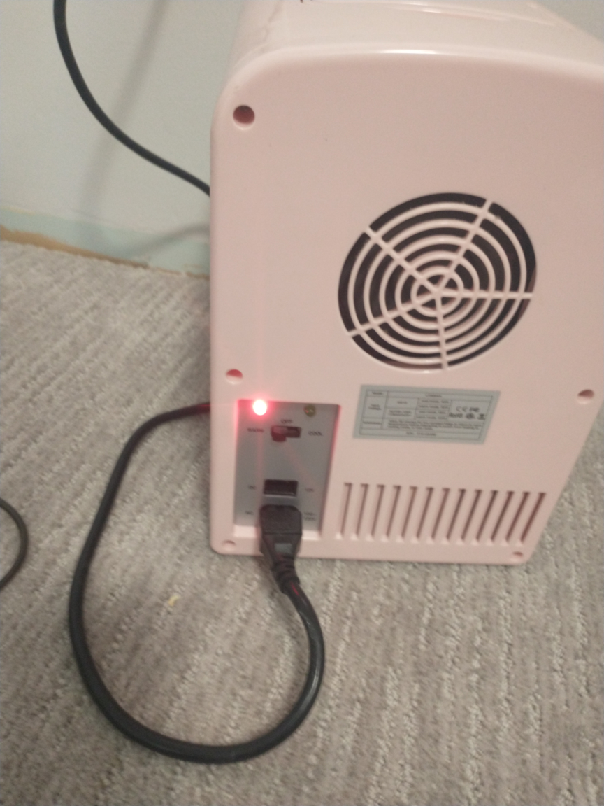 pink mini fridge - photo 5