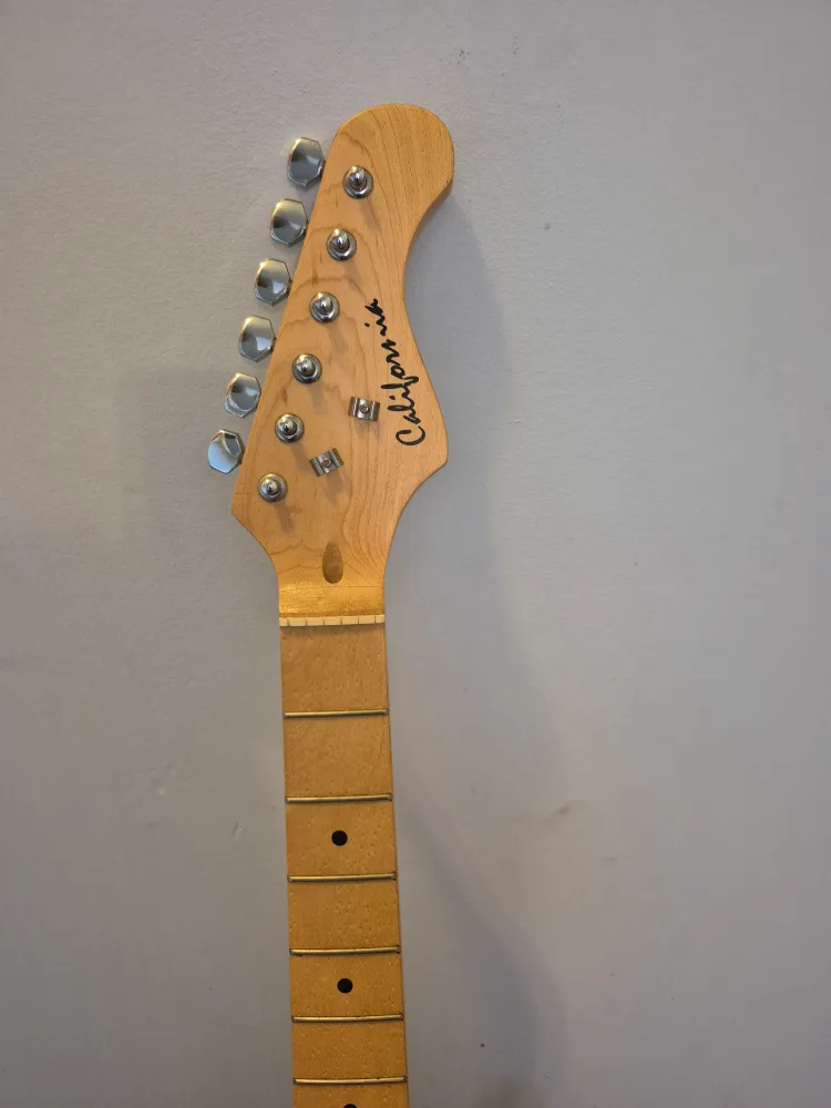 California Electric Guitar Sunburst image indicator(4)