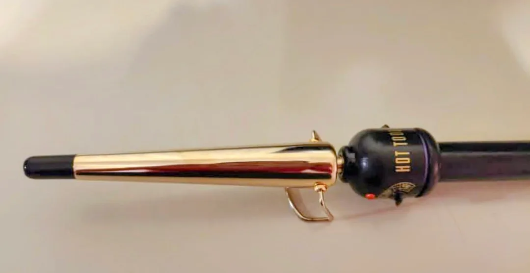 Hot Tools ¾" – 1¼" 24K GOLD TAPERED CURLING IRON WAND image indicator(2)