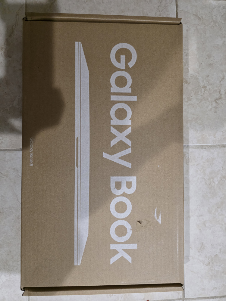 (New and sealed) Samsung Galaxy Book5 15.6" FHD Laptop - photo 2
