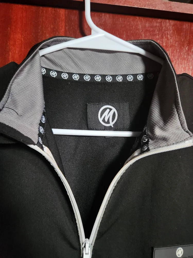 MQ Black Jacket image indicator(2)