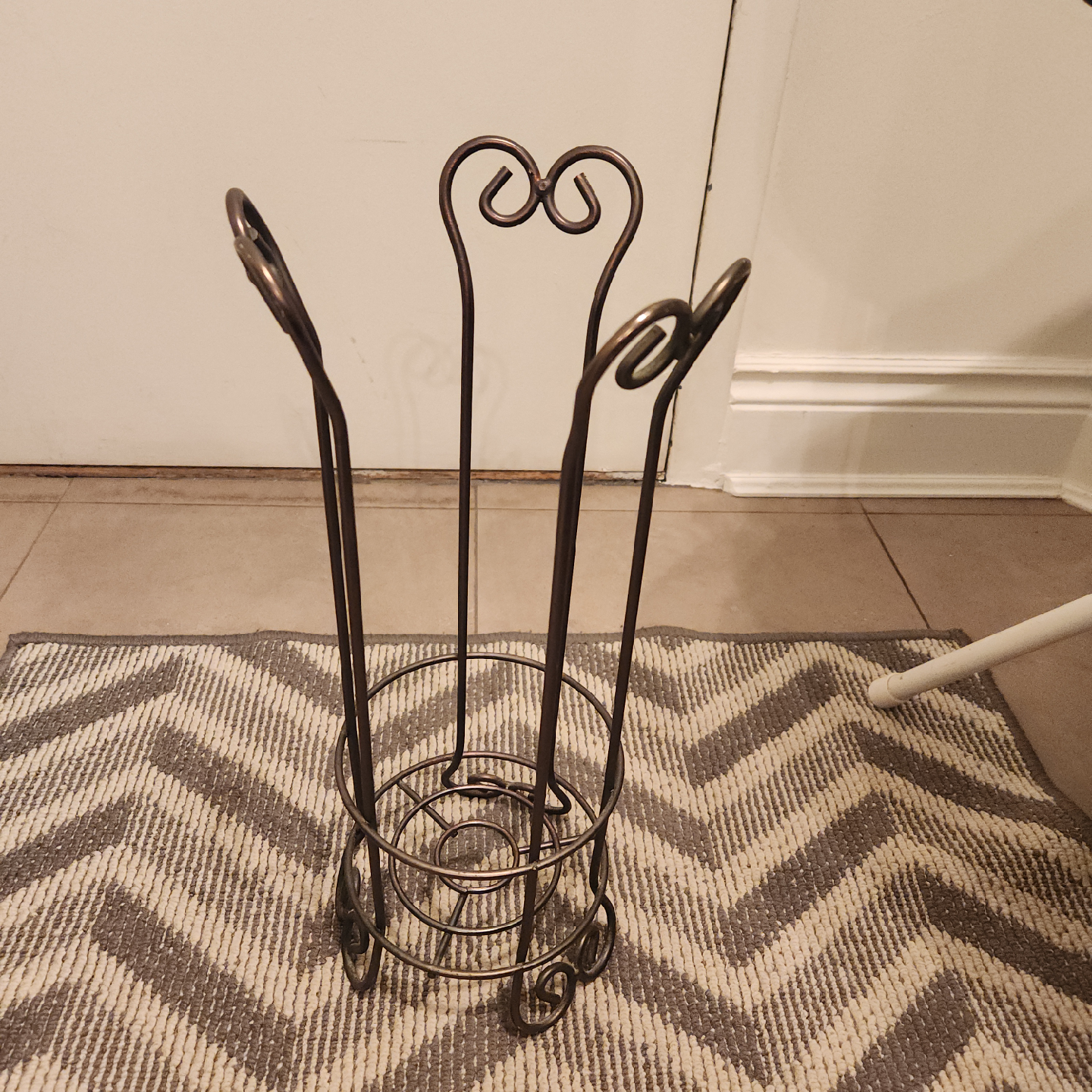metal toilet paper holder