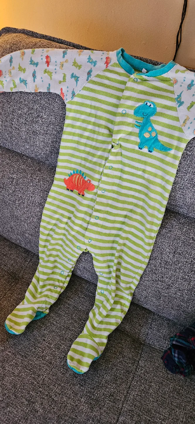 Pekkle 18M & Carter's 3-6M Baby Sleepers image indicator(4)