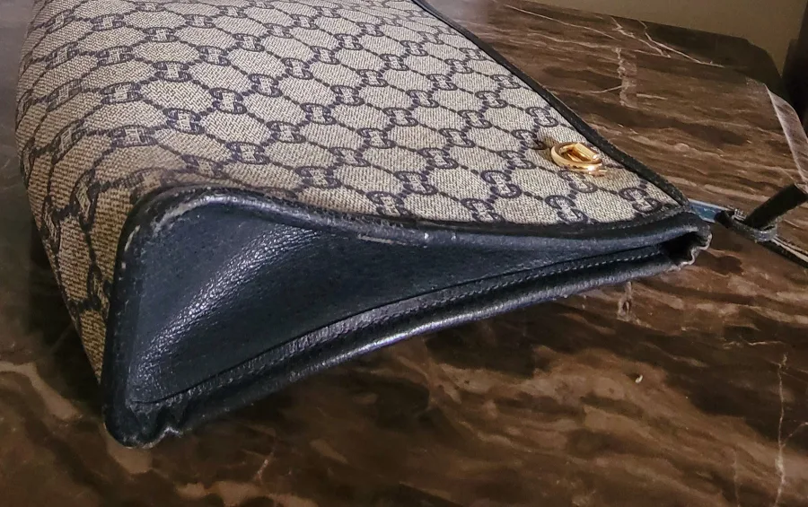 Autentic Gucci Plus Clutch/ Travel Bag image indicator(5)