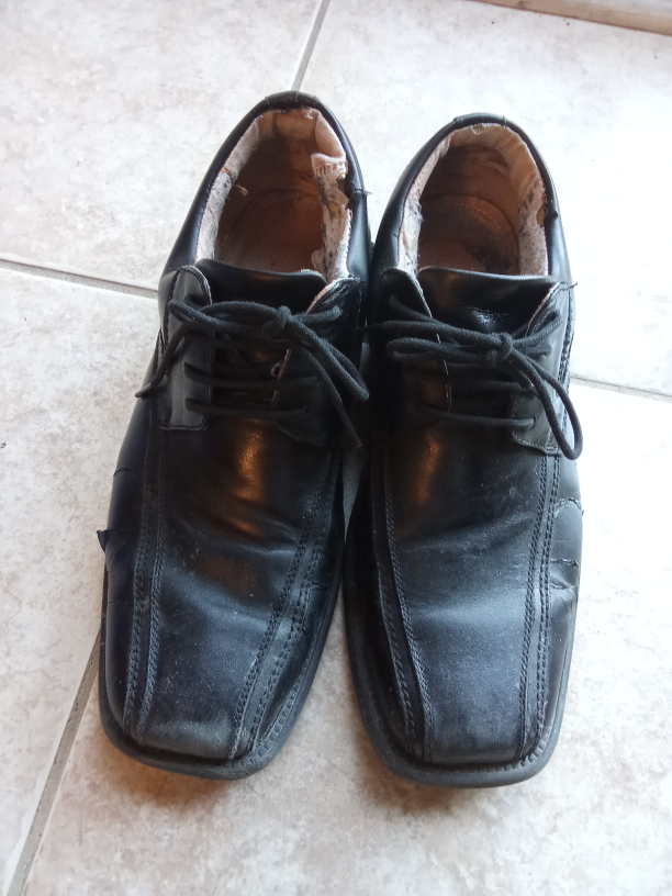 FREE Black Dress Shoes size 9 1/2