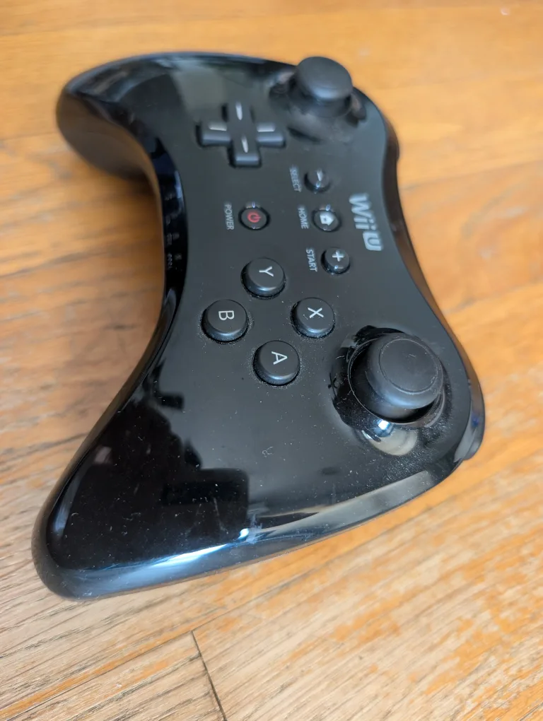Nintendo Wii U Pro Controller - Black thumbnail