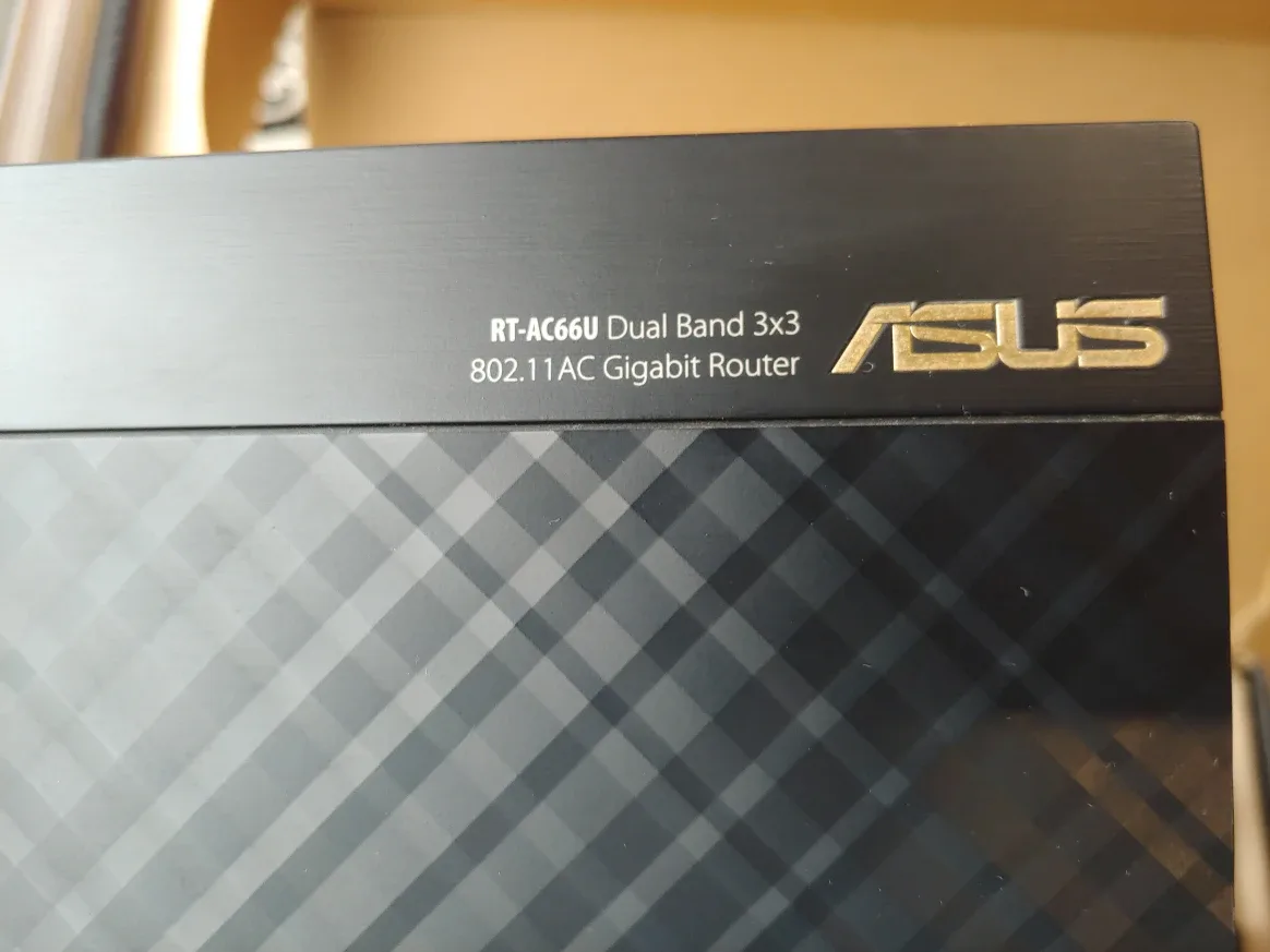 Asus RT-AC66U (Also Known as AC1750) DUAL band Gigabit Router image indicator(2)