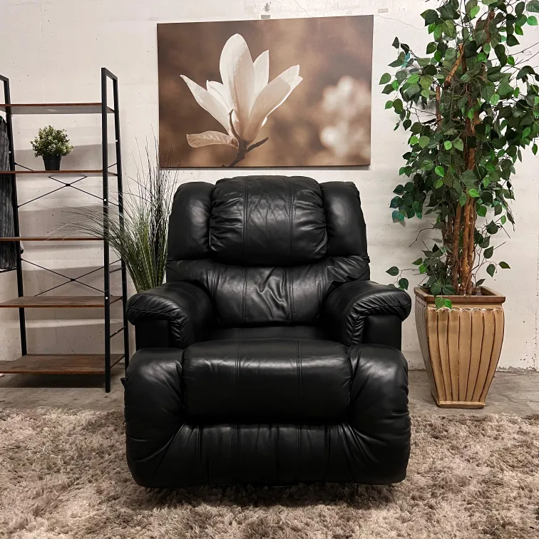 La z Boy leather chair. Recliner leather armchair. Delivery image indicator(8)