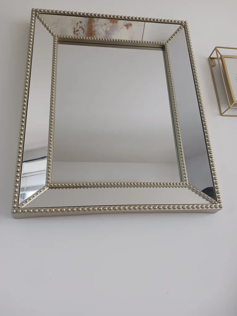 Elegant Beveled Wall Mirror with Decorative Studded Frame image indicator(5)