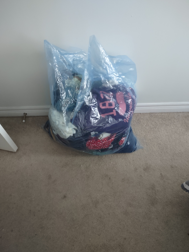 bag of women's clothes - photo 2