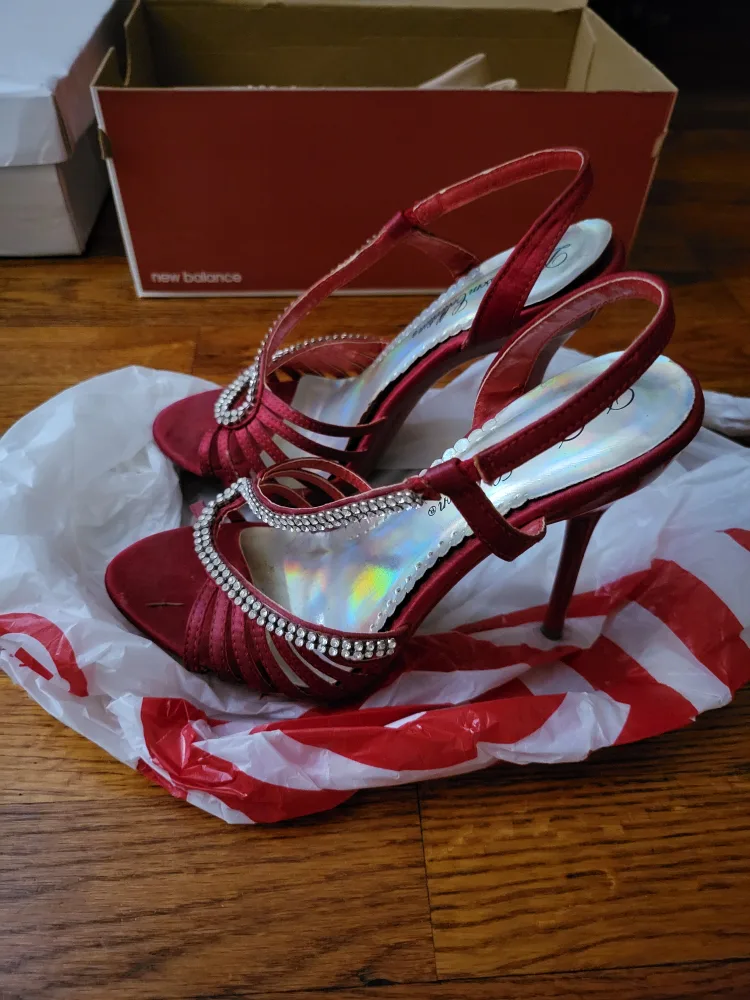 Red Heels thumbnail