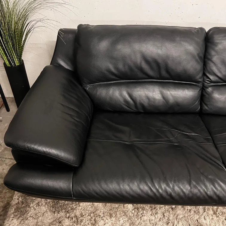 CJM leather sectional. L shaped sofa couch. Delivery image indicator(3)