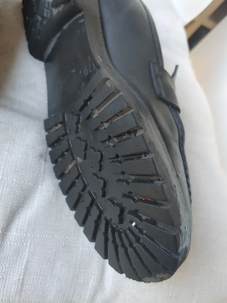 Brown's Black Leather Loafers, Size 7 image indicator(4)