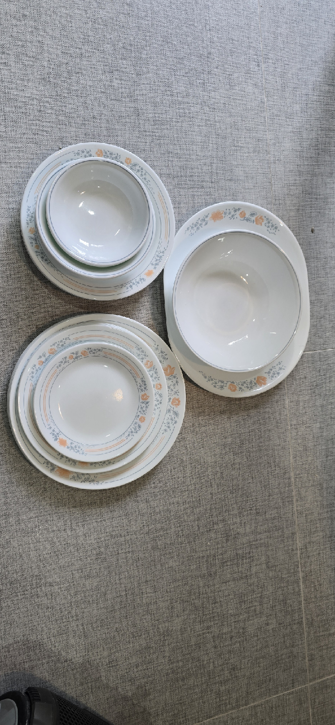 Corelle Dishes Set - photo 2