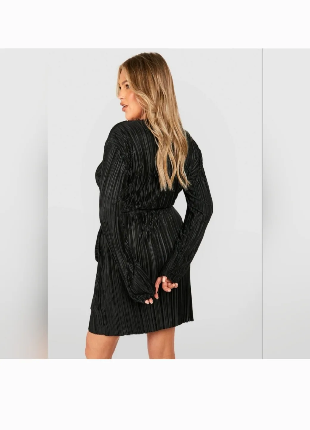 Boohoo Plus Size Black Pleated Wrap Dress - Size 22 image indicator(2)